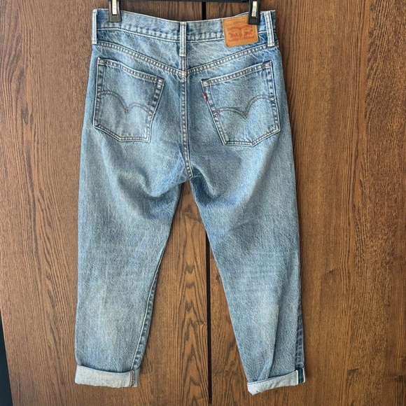 Levi 27 Mom Jeans - Picture 2 of 7